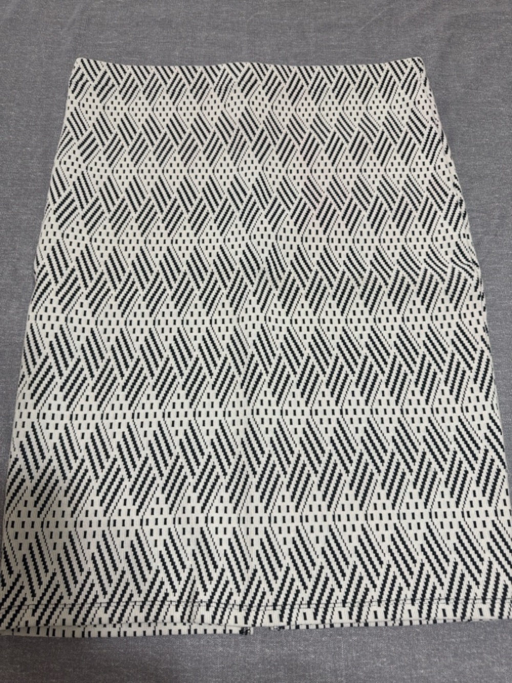 Forever 21 Black & White Geometric Crop Top and Mini Skirt Set - Picture 6 of 6